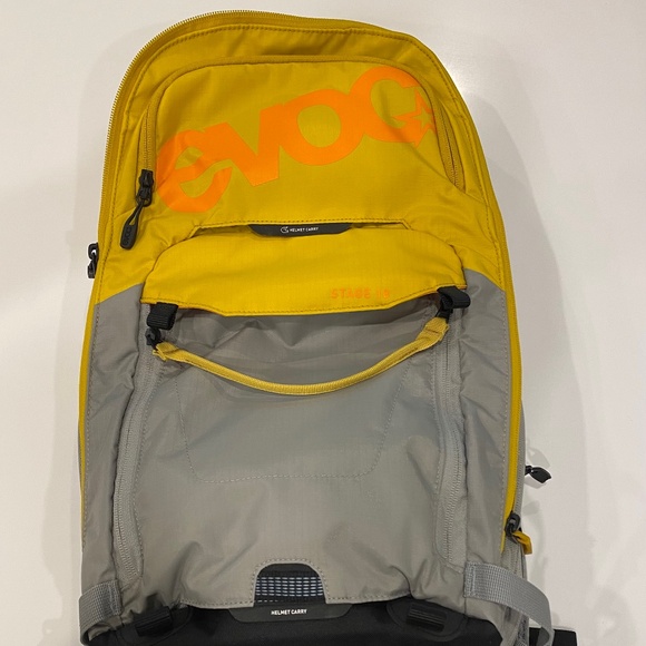 Evoc Stage 18 Backpack - Picture 1 of 2